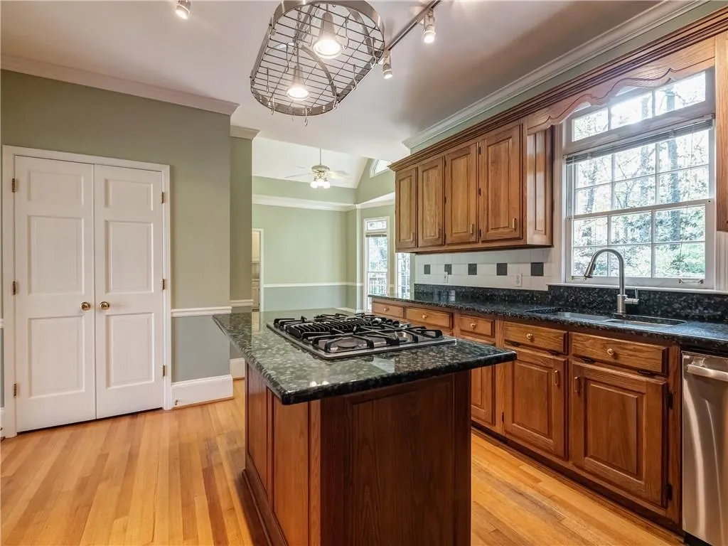 7410 Stoneykirk Close, Sandy Springs, Georgia 30350, 5 Bedrooms Bedrooms, ,4 BathroomsBathrooms,Residential,Sold,7410 Stoneykirk Close,6096990