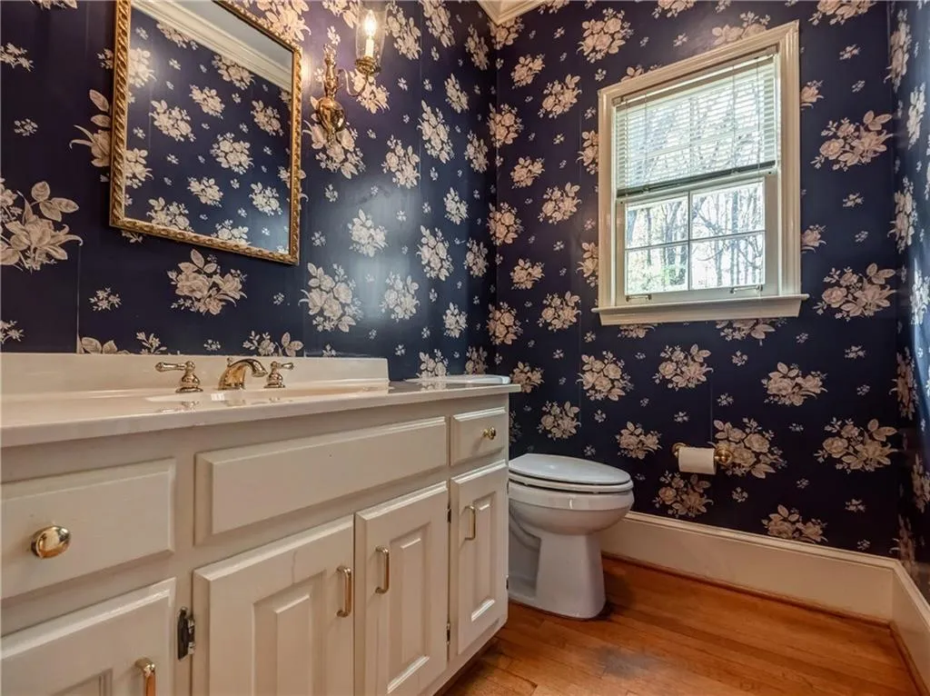 7410 Stoneykirk Close, Sandy Springs, Georgia 30350, 5 Bedrooms Bedrooms, ,4 BathroomsBathrooms,Residential,Sold,7410 Stoneykirk Close,6096990