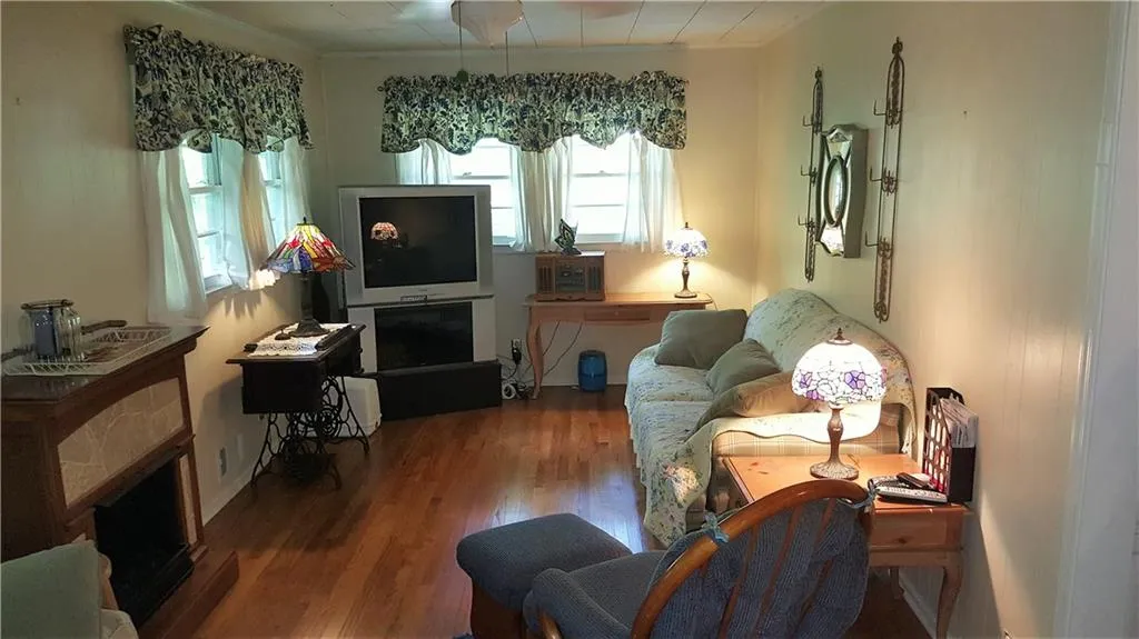 6380 N Hampton Drive, Sandy Springs, Georgia 30328, 3 Bedrooms Bedrooms, ,2 BathroomsBathrooms,Residential,Sold,6380 N Hampton Drive,5680895