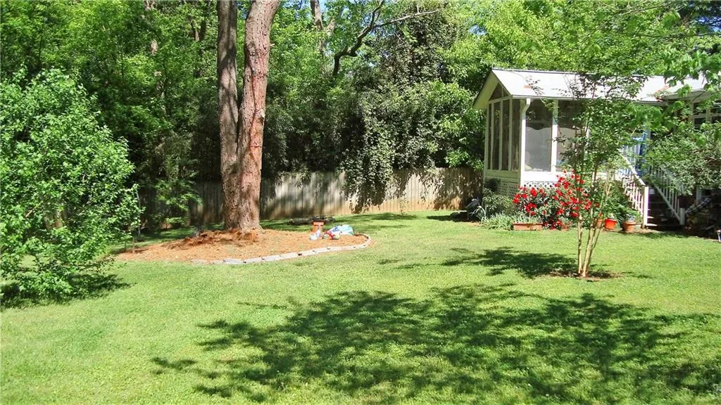 6380 N Hampton Drive, Sandy Springs, Georgia 30328, 3 Bedrooms Bedrooms, ,2 BathroomsBathrooms,Residential,Sold,6380 N Hampton Drive,5680895