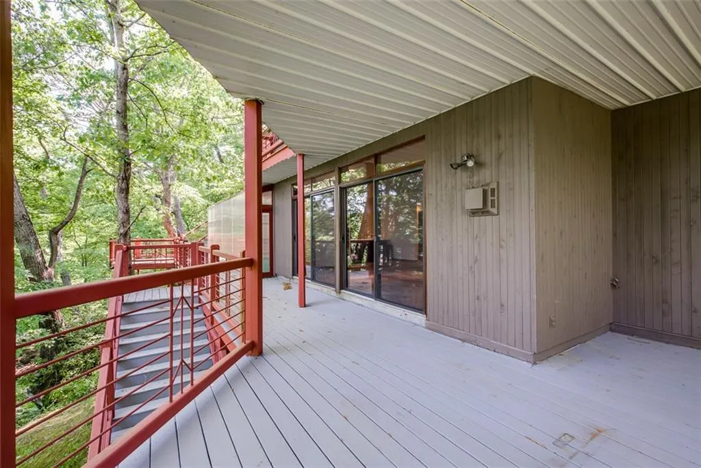 85 Grogans Landing, Sandy Springs, Georgia 30350, 6 Bedrooms Bedrooms, ,4 BathroomsBathrooms,Residential,Sold,85 Grogans Landing,6012670