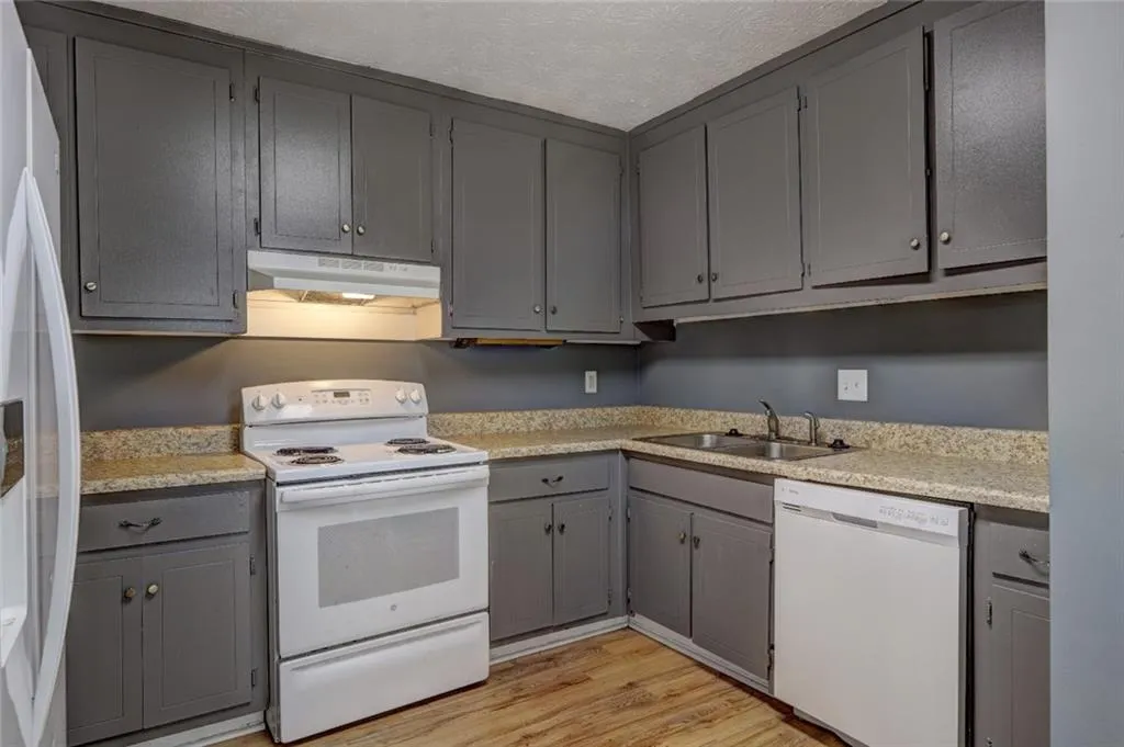 280 Winding River Drive Unit F, Atlanta, Georgia 30350, 3 Bedrooms Bedrooms, ,2 BathroomsBathrooms,Residential,Sold,280 Winding River Drive Unit F,6945272