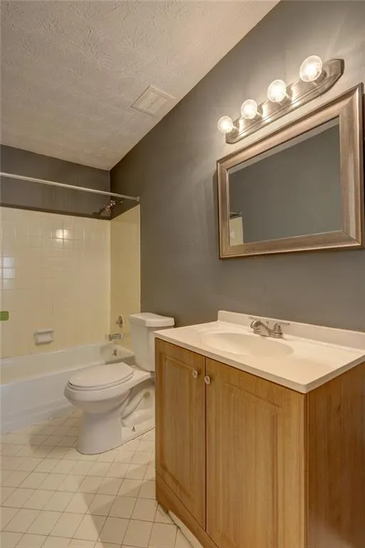 280 Winding River Drive Unit F, Atlanta, Georgia 30350, 3 Bedrooms Bedrooms, ,2 BathroomsBathrooms,Residential,Sold,280 Winding River Drive Unit F,6945272