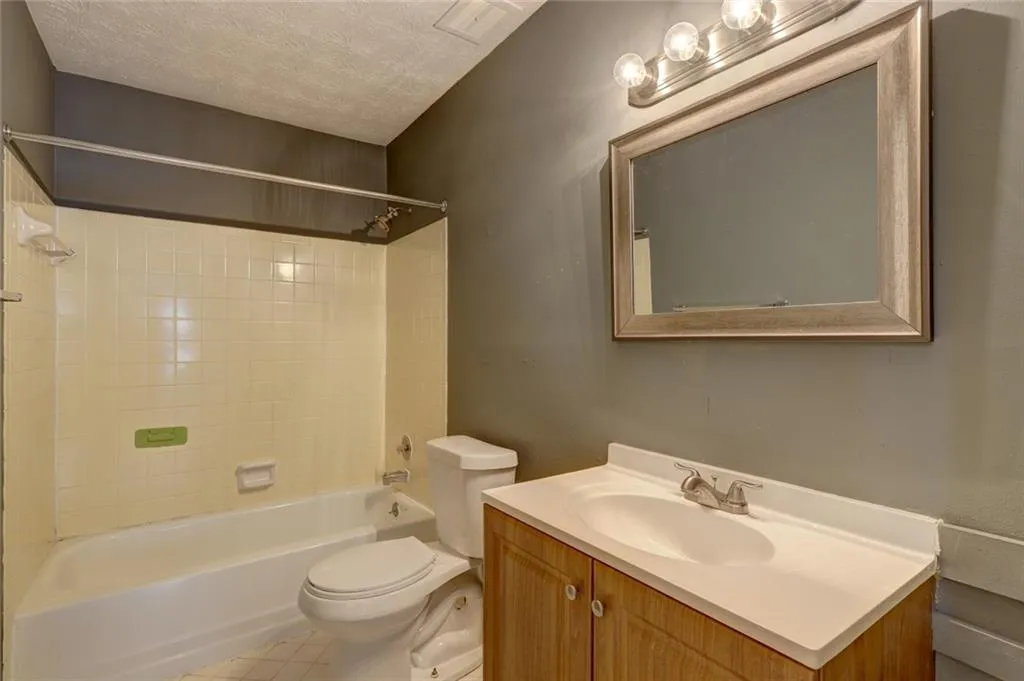 280 Winding River Drive Unit F, Atlanta, Georgia 30350, 3 Bedrooms Bedrooms, ,2 BathroomsBathrooms,Residential,Sold,280 Winding River Drive Unit F,6945272