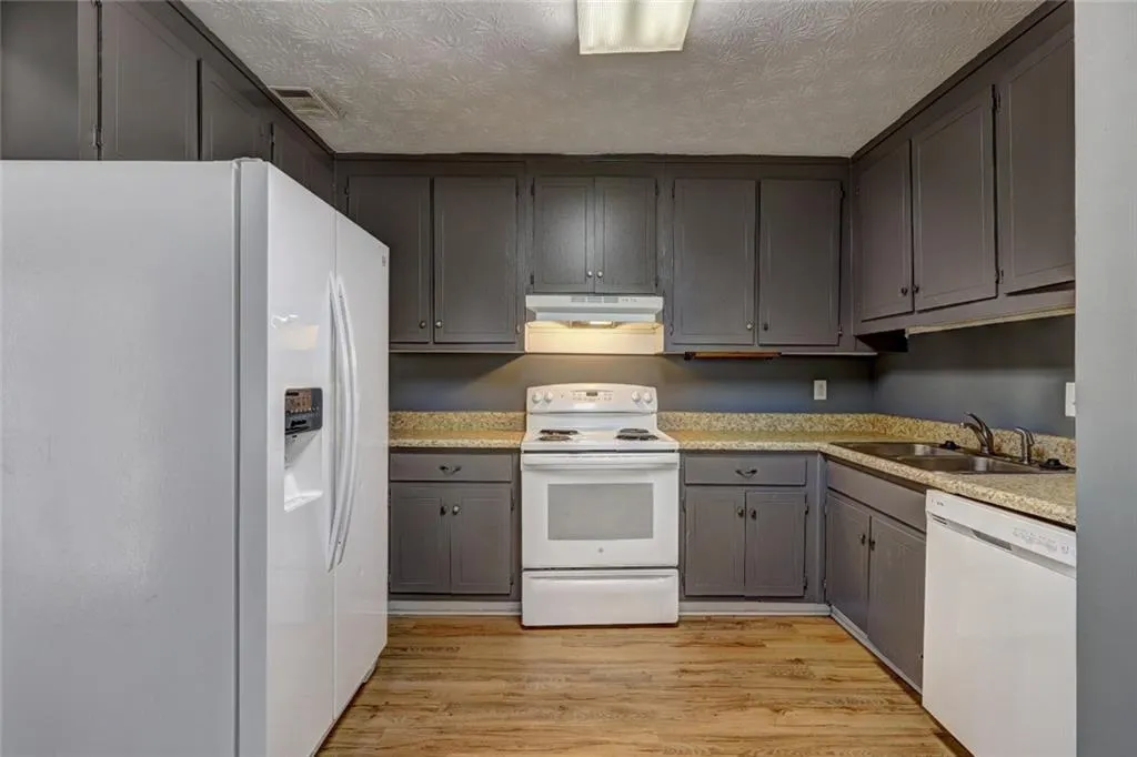 280 Winding River Drive Unit F, Atlanta, Georgia 30350, 3 Bedrooms Bedrooms, ,2 BathroomsBathrooms,Residential,Sold,280 Winding River Drive Unit F,6945272