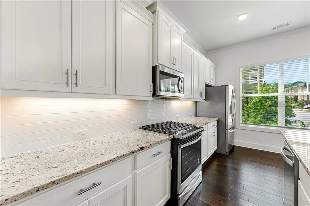 2141 Colvin Court Nw, Atlanta, Georgia 30318, 3 Bedrooms Bedrooms, ,3 BathroomsBathrooms,Residential,For Sale,2141 Colvin Court Nw,7595898