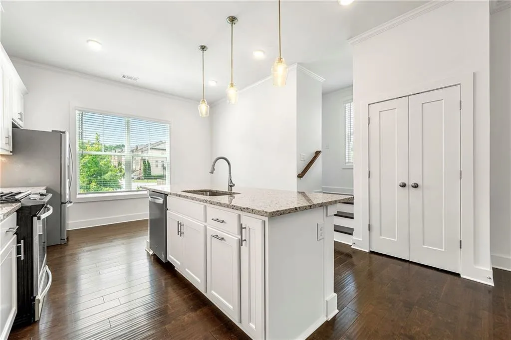 2141 Colvin Court Nw, Atlanta, Georgia 30318, 3 Bedrooms Bedrooms, ,3 BathroomsBathrooms,Residential,For Sale,2141 Colvin Court Nw,7595898