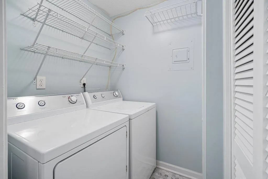 903 River Run Drive, Sandy Springs, Georgia 30350, 1 Bedroom Bedrooms, ,1 BathroomBathrooms,Residential,Sold,903 River Run Drive,7126425