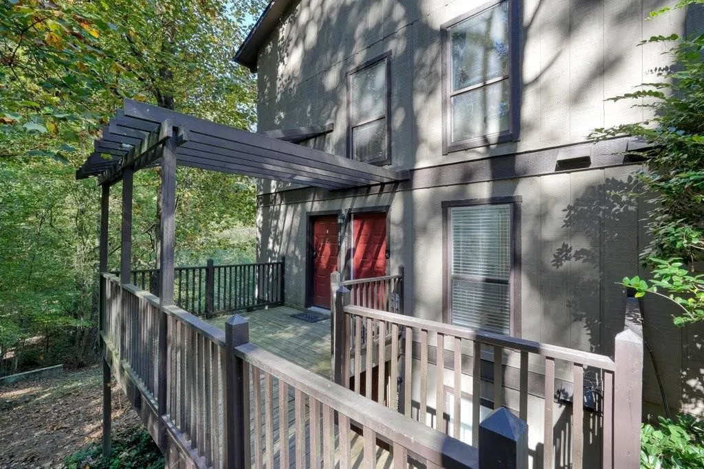 903 River Run Drive, Sandy Springs, Georgia 30350, 1 Bedroom Bedrooms, ,1 BathroomBathrooms,Residential,Sold,903 River Run Drive,7126425