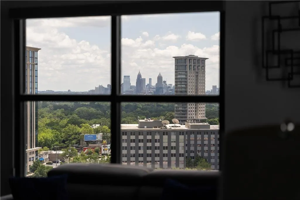 3040 Peachtree Road Nw Unit 1211, Atlanta, Georgia 30305, 2 Bedrooms Bedrooms, ,2 BathroomsBathrooms,Residential,For Sale,3040 Peachtree Road Nw Unit 1211,7609318