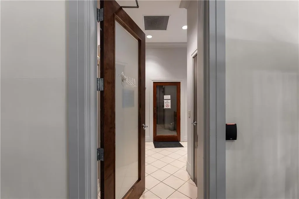 3040 Peachtree Road Nw Unit 1211, Atlanta, Georgia 30305, 2 Bedrooms Bedrooms, ,2 BathroomsBathrooms,Residential,For Sale,3040 Peachtree Road Nw Unit 1211,7609318