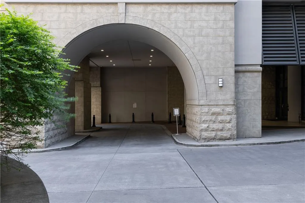 3040 Peachtree Road Nw Unit 1211, Atlanta, Georgia 30305, 2 Bedrooms Bedrooms, ,2 BathroomsBathrooms,Residential,For Sale,3040 Peachtree Road Nw Unit 1211,7609318