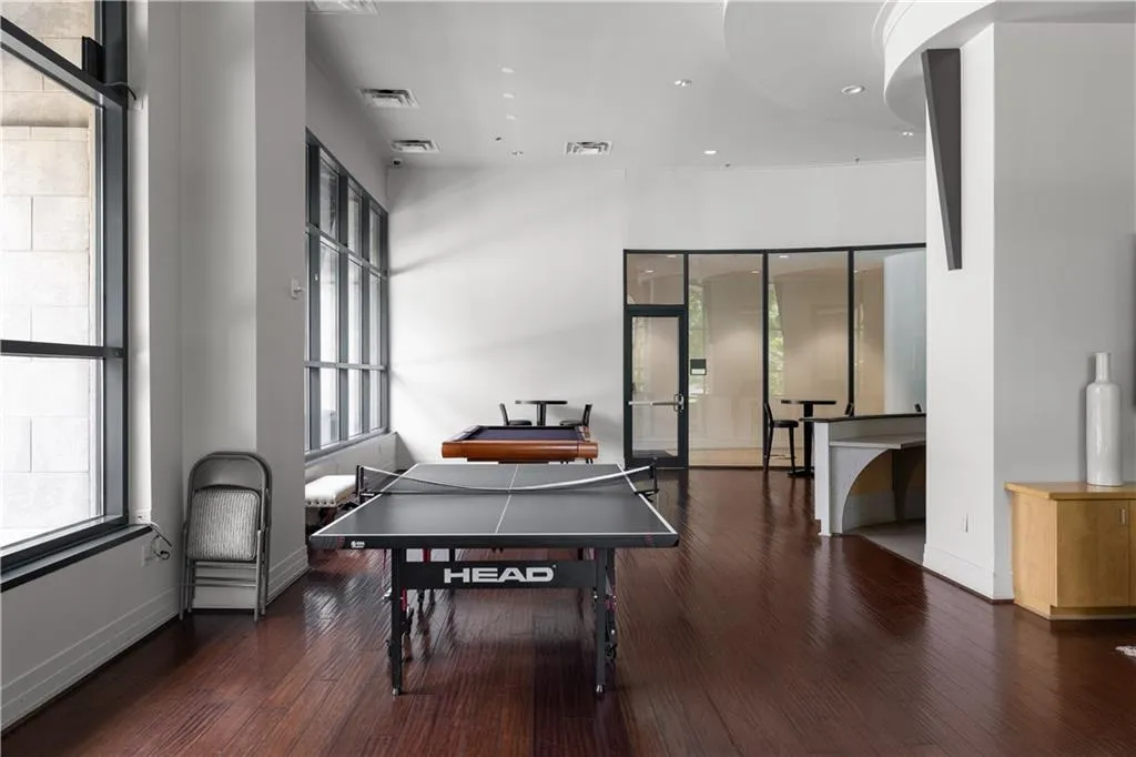 3040 Peachtree Road Nw Unit 1211, Atlanta, Georgia 30305, 2 Bedrooms Bedrooms, ,2 BathroomsBathrooms,Residential,For Sale,3040 Peachtree Road Nw Unit 1211,7609318