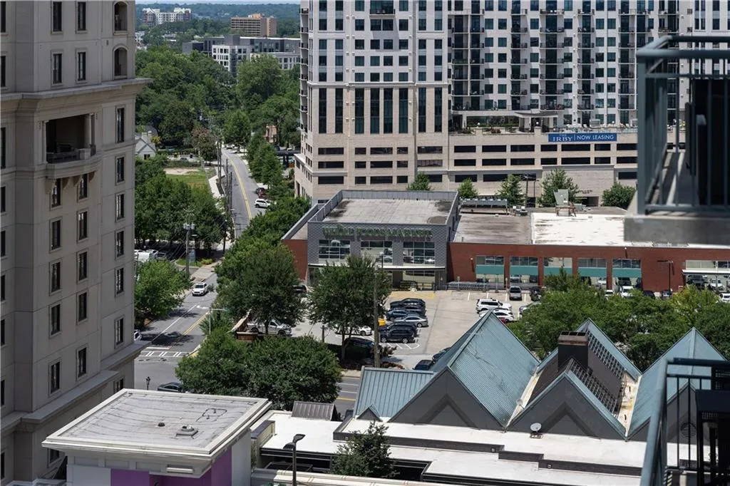 3040 Peachtree Road Nw Unit 1211, Atlanta, Georgia 30305, 2 Bedrooms Bedrooms, ,2 BathroomsBathrooms,Residential,For Sale,3040 Peachtree Road Nw Unit 1211,7609318