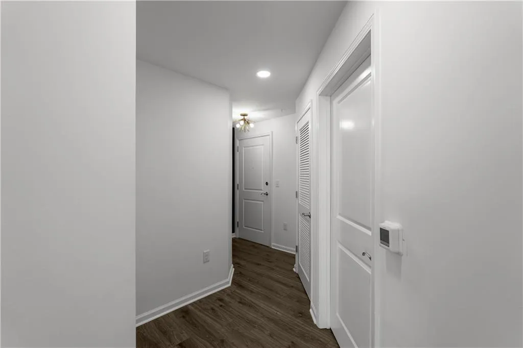 3040 Peachtree Road Nw Unit 1211, Atlanta, Georgia 30305, 2 Bedrooms Bedrooms, ,2 BathroomsBathrooms,Residential,For Sale,3040 Peachtree Road Nw Unit 1211,7609318