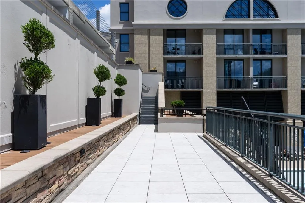 3040 Peachtree Road Nw Unit 1211, Atlanta, Georgia 30305, 2 Bedrooms Bedrooms, ,2 BathroomsBathrooms,Residential,For Sale,3040 Peachtree Road Nw Unit 1211,7609318