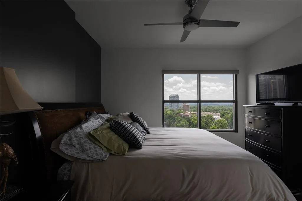3040 Peachtree Road Nw Unit 1211, Atlanta, Georgia 30305, 2 Bedrooms Bedrooms, ,2 BathroomsBathrooms,Residential,For Sale,3040 Peachtree Road Nw Unit 1211,7609318