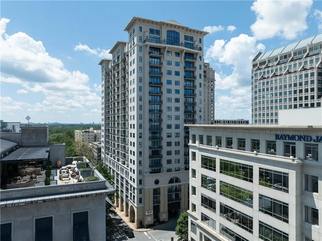 3040 Peachtree Road Nw Unit 1211, Atlanta, Georgia 30305, 2 Bedrooms Bedrooms, ,2 BathroomsBathrooms,Residential,For Sale,3040 Peachtree Road Nw Unit 1211,7609318