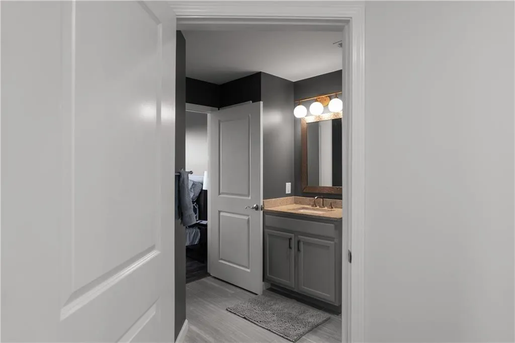3040 Peachtree Road Nw Unit 1211, Atlanta, Georgia 30305, 2 Bedrooms Bedrooms, ,2 BathroomsBathrooms,Residential,For Sale,3040 Peachtree Road Nw Unit 1211,7609318