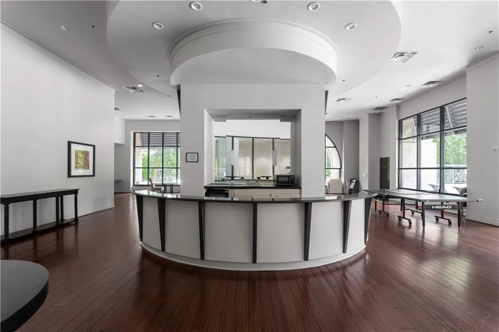 3040 Peachtree Road Nw Unit 1211, Atlanta, Georgia 30305, 2 Bedrooms Bedrooms, ,2 BathroomsBathrooms,Residential,For Sale,3040 Peachtree Road Nw Unit 1211,7609318