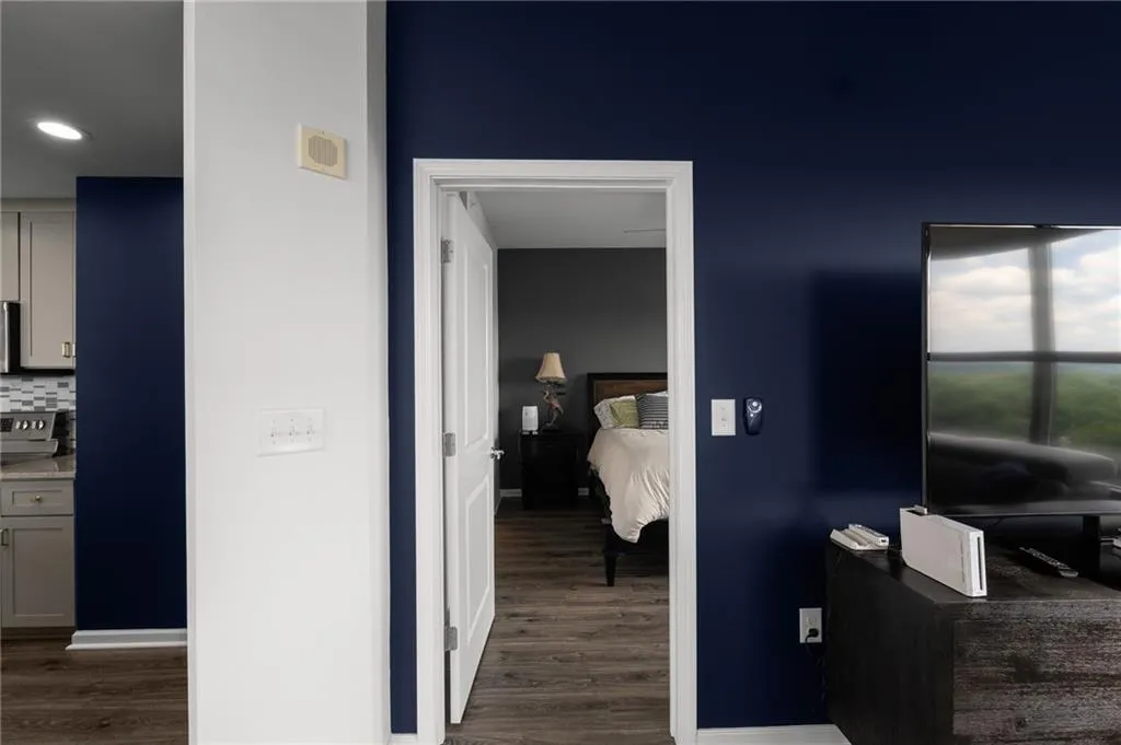 3040 Peachtree Road Nw Unit 1211, Atlanta, Georgia 30305, 2 Bedrooms Bedrooms, ,2 BathroomsBathrooms,Residential,For Sale,3040 Peachtree Road Nw Unit 1211,7609318