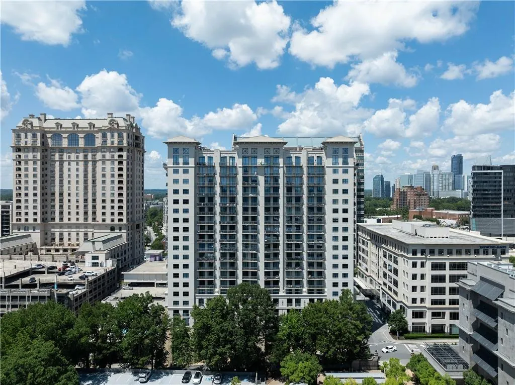 3040 Peachtree Road Nw Unit 1211, Atlanta, Georgia 30305, 2 Bedrooms Bedrooms, ,2 BathroomsBathrooms,Residential,For Sale,3040 Peachtree Road Nw Unit 1211,7609318