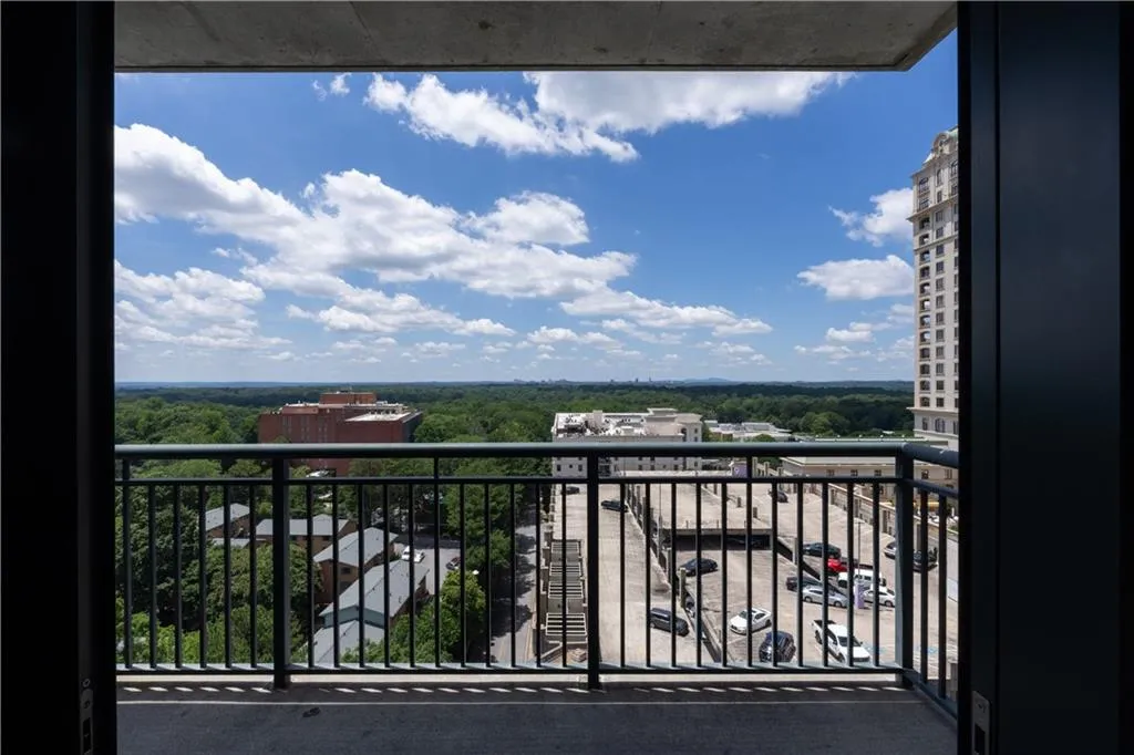 3040 Peachtree Road Nw Unit 1211, Atlanta, Georgia 30305, 2 Bedrooms Bedrooms, ,2 BathroomsBathrooms,Residential,For Sale,3040 Peachtree Road Nw Unit 1211,7609318