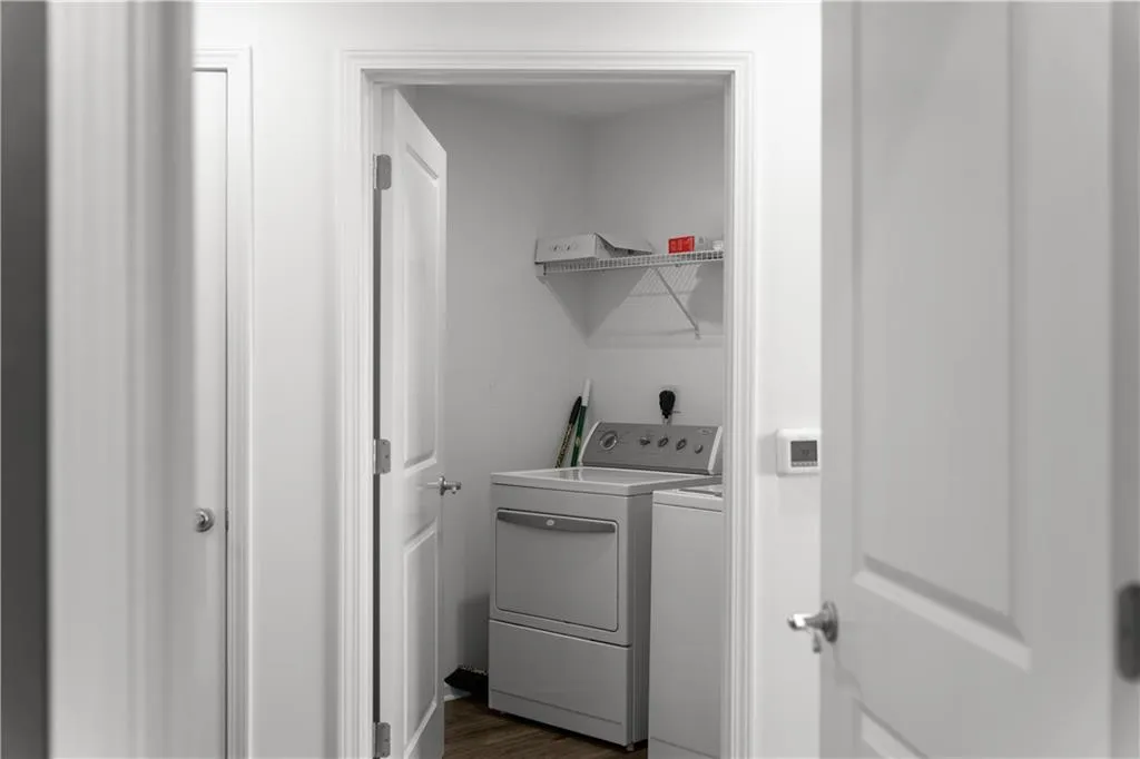 3040 Peachtree Road Nw Unit 1211, Atlanta, Georgia 30305, 2 Bedrooms Bedrooms, ,2 BathroomsBathrooms,Residential,For Sale,3040 Peachtree Road Nw Unit 1211,7609318