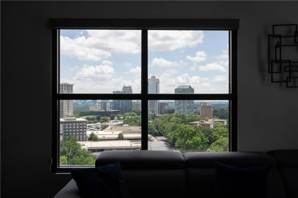 3040 Peachtree Road Nw Unit 1211, Atlanta, Georgia 30305, 2 Bedrooms Bedrooms, ,2 BathroomsBathrooms,Residential,For Sale,3040 Peachtree Road Nw Unit 1211,7609318