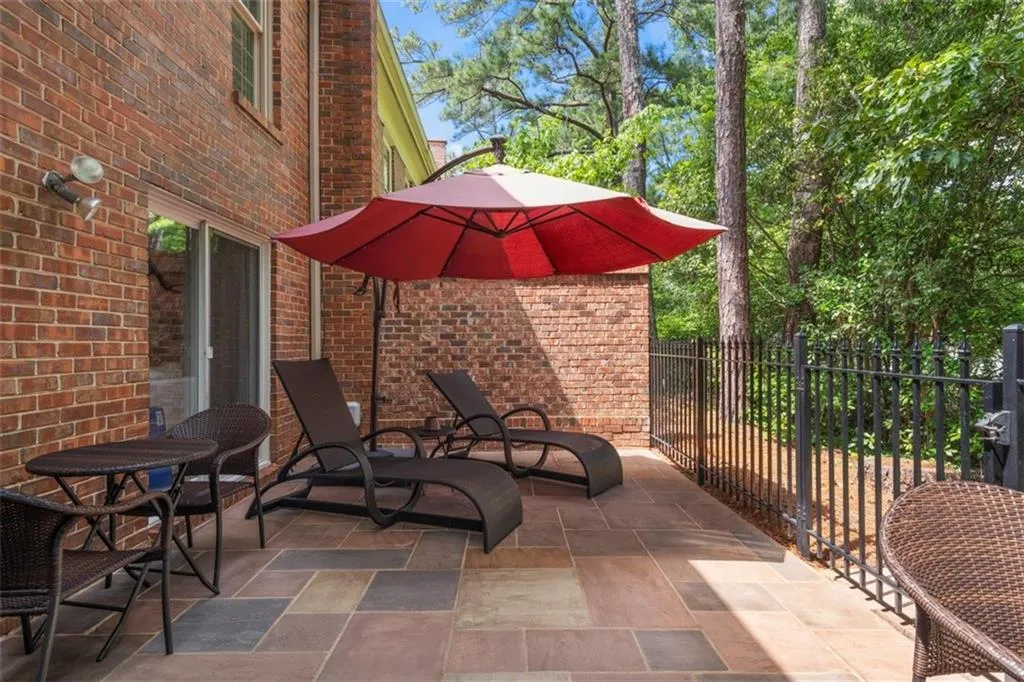 323 The Chace Ne, Atlanta, Georgia 30328, 3 Bedrooms Bedrooms, ,2 BathroomsBathrooms,Residential,Sold,323 The Chace Ne,6765482