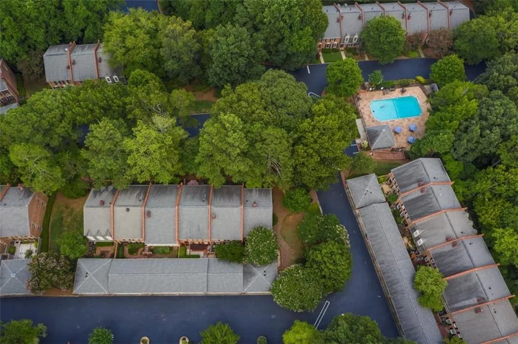 323 The Chace Ne, Atlanta, Georgia 30328, 3 Bedrooms Bedrooms, ,2 BathroomsBathrooms,Residential,Sold,323 The Chace Ne,6765482