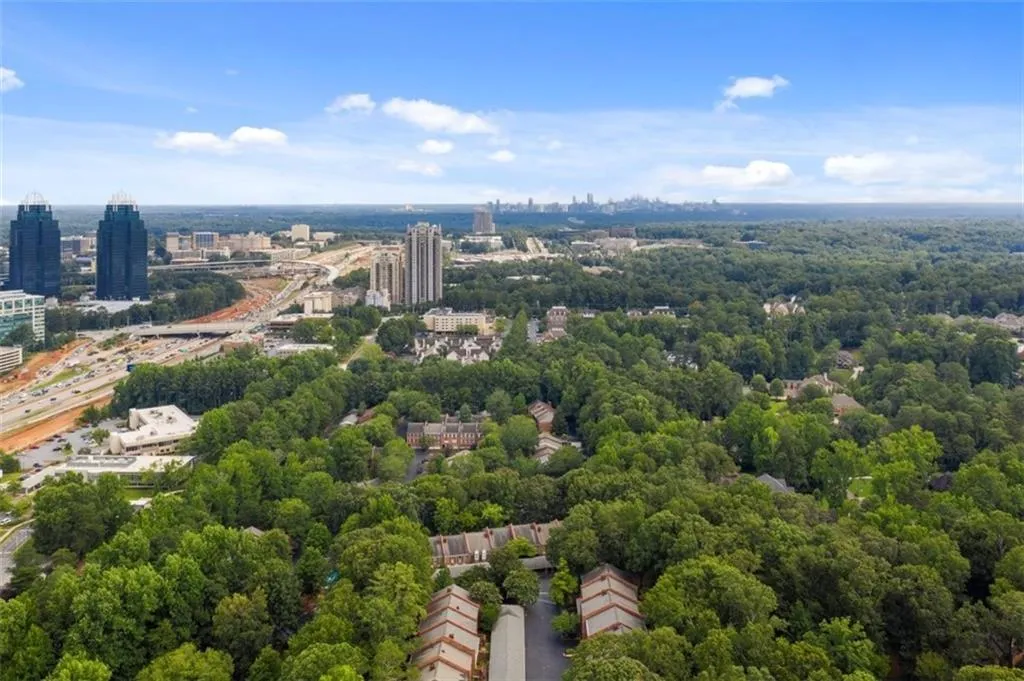 323 The Chace Ne, Atlanta, Georgia 30328, 3 Bedrooms Bedrooms, ,2 BathroomsBathrooms,Residential,Sold,323 The Chace Ne,6765482