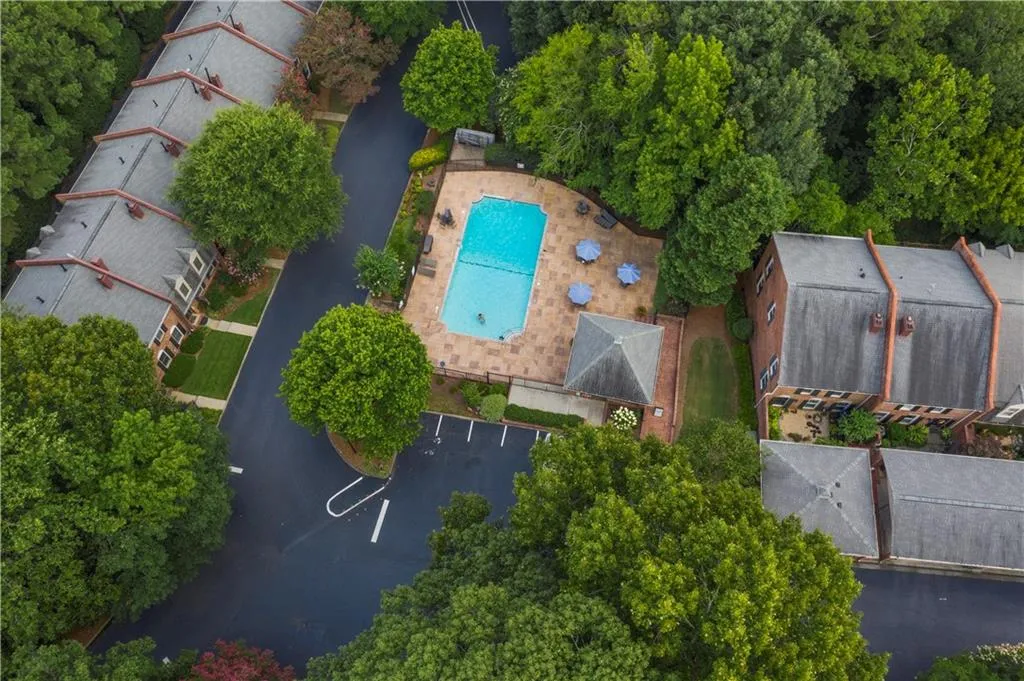 323 The Chace Ne, Atlanta, Georgia 30328, 3 Bedrooms Bedrooms, ,2 BathroomsBathrooms,Residential,Sold,323 The Chace Ne,6765482