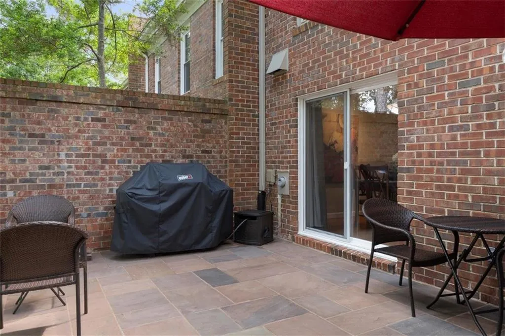 323 The Chace Ne, Atlanta, Georgia 30328, 3 Bedrooms Bedrooms, ,2 BathroomsBathrooms,Residential,Sold,323 The Chace Ne,6765482