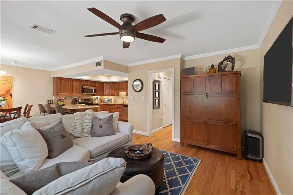 323 The Chace Ne, Atlanta, Georgia 30328, 3 Bedrooms Bedrooms, ,2 BathroomsBathrooms,Residential,Sold,323 The Chace Ne,6765482