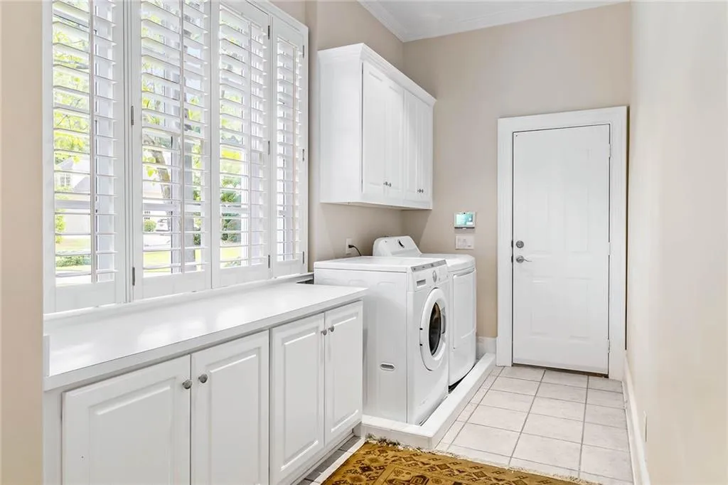 4946 Powers Ferry Road Nw, Sandy Springs, Georgia 30327, 4 Bedrooms Bedrooms, ,3 BathroomsBathrooms,Residential,Sold,4946 Powers Ferry Road Nw,7422371