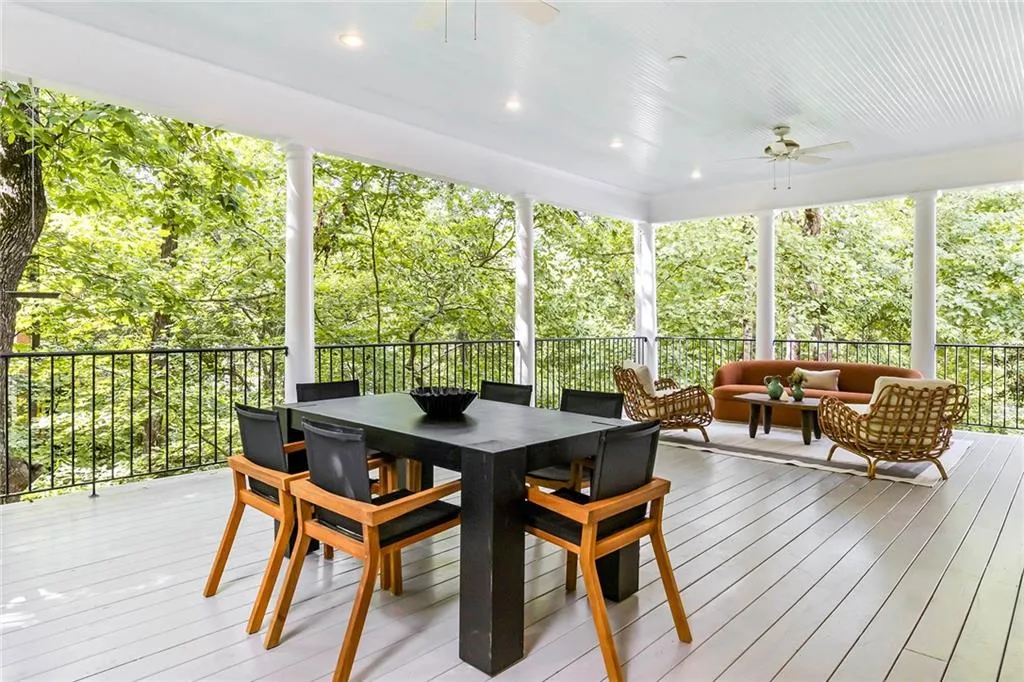 4946 Powers Ferry Road Nw, Sandy Springs, Georgia 30327, 4 Bedrooms Bedrooms, ,3 BathroomsBathrooms,Residential,Sold,4946 Powers Ferry Road Nw,7422371