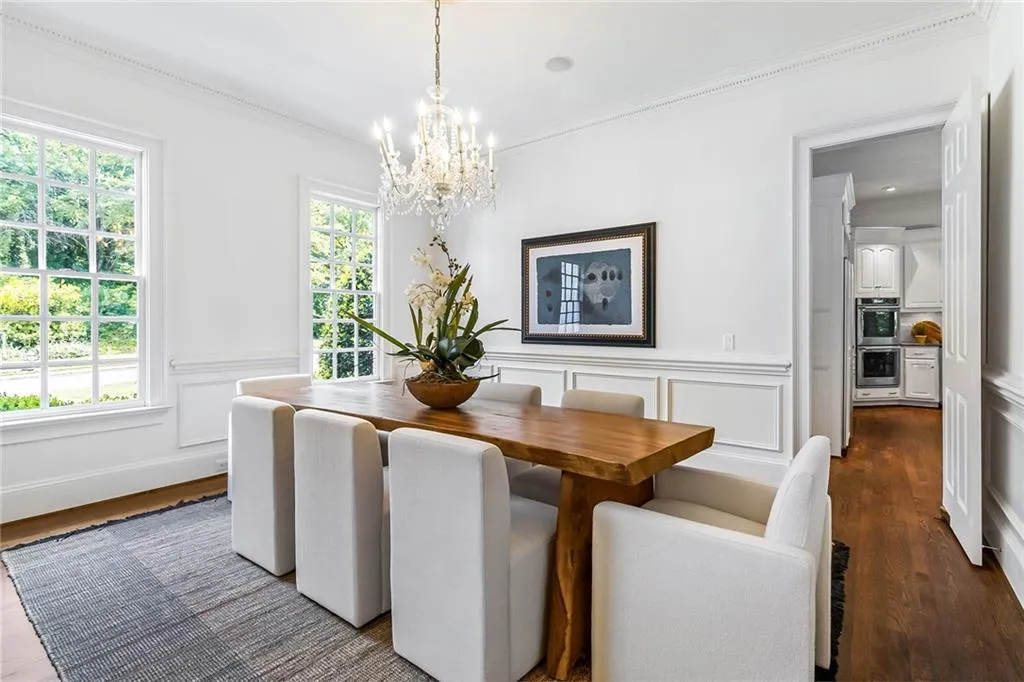 4946 Powers Ferry Road Nw, Sandy Springs, Georgia 30327, 4 Bedrooms Bedrooms, ,3 BathroomsBathrooms,Residential,Sold,4946 Powers Ferry Road Nw,7422371