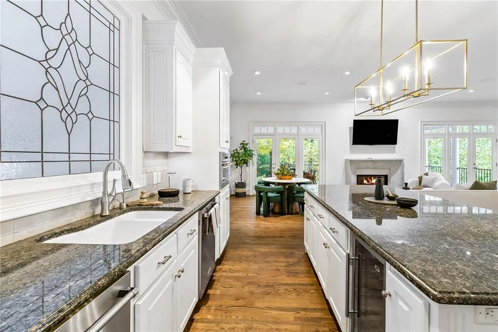 4946 Powers Ferry Road Nw, Sandy Springs, Georgia 30327, 4 Bedrooms Bedrooms, ,3 BathroomsBathrooms,Residential,Sold,4946 Powers Ferry Road Nw,7422371