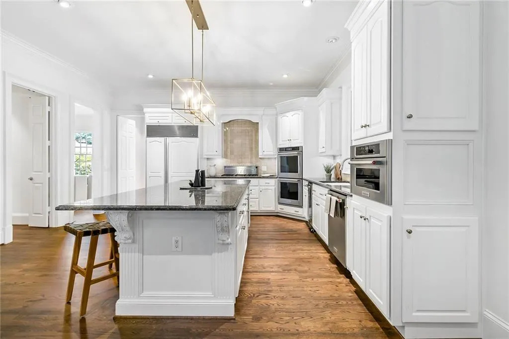 4946 Powers Ferry Road Nw, Sandy Springs, Georgia 30327, 4 Bedrooms Bedrooms, ,3 BathroomsBathrooms,Residential,Sold,4946 Powers Ferry Road Nw,7422371