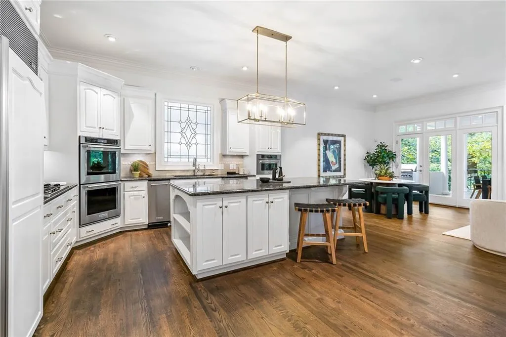 4946 Powers Ferry Road Nw, Sandy Springs, Georgia 30327, 4 Bedrooms Bedrooms, ,3 BathroomsBathrooms,Residential,Sold,4946 Powers Ferry Road Nw,7422371