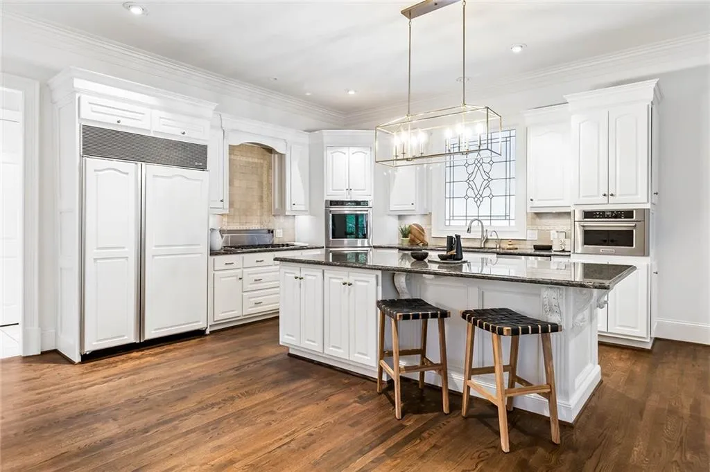 4946 Powers Ferry Road Nw, Sandy Springs, Georgia 30327, 4 Bedrooms Bedrooms, ,3 BathroomsBathrooms,Residential,Sold,4946 Powers Ferry Road Nw,7422371