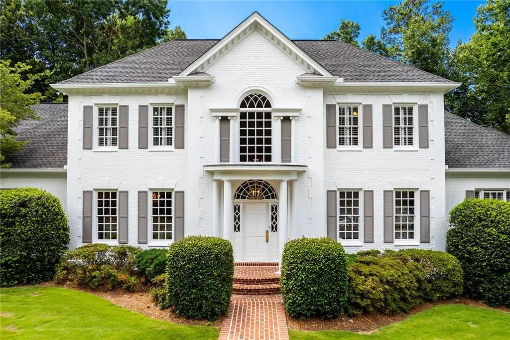 4946 Powers Ferry Road Nw, Sandy Springs, Georgia 30327, 4 Bedrooms Bedrooms, ,3 BathroomsBathrooms,Residential,Sold,4946 Powers Ferry Road Nw,7422371