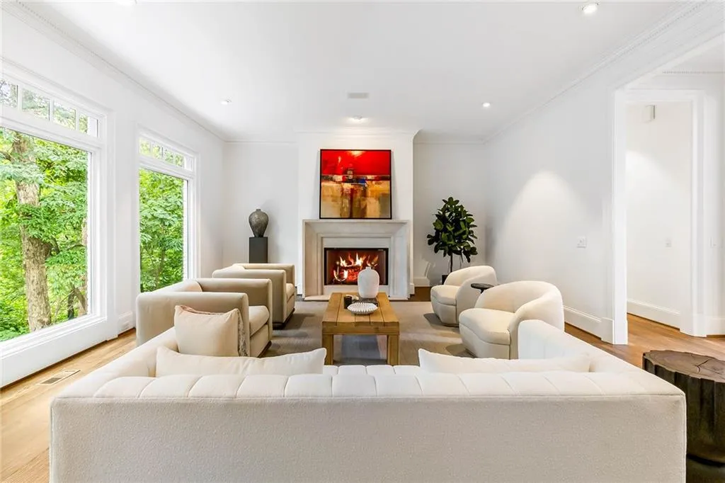 4946 Powers Ferry Road Nw, Sandy Springs, Georgia 30327, 4 Bedrooms Bedrooms, ,3 BathroomsBathrooms,Residential,Sold,4946 Powers Ferry Road Nw,7422371