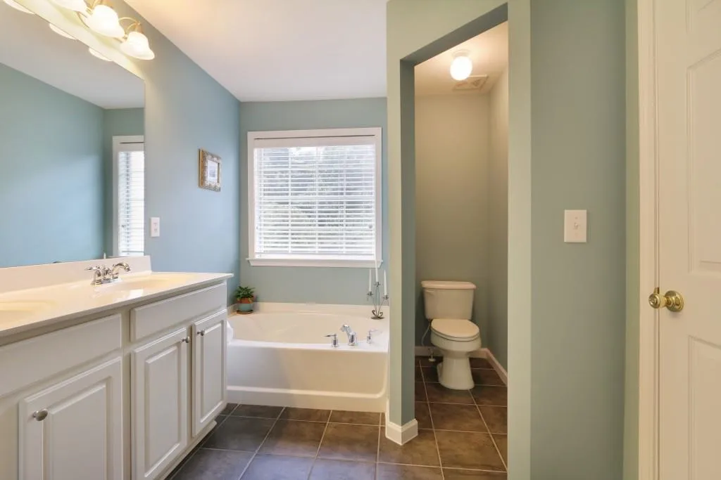 7847 Kiverton Place, Sandy Springs, Georgia 30350, 3 Bedrooms Bedrooms, ,3 BathroomsBathrooms,Residential,Sold,7847 Kiverton Place,5896973