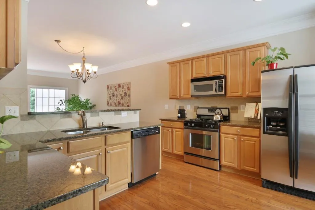 7847 Kiverton Place, Sandy Springs, Georgia 30350, 3 Bedrooms Bedrooms, ,3 BathroomsBathrooms,Residential,Sold,7847 Kiverton Place,5896973