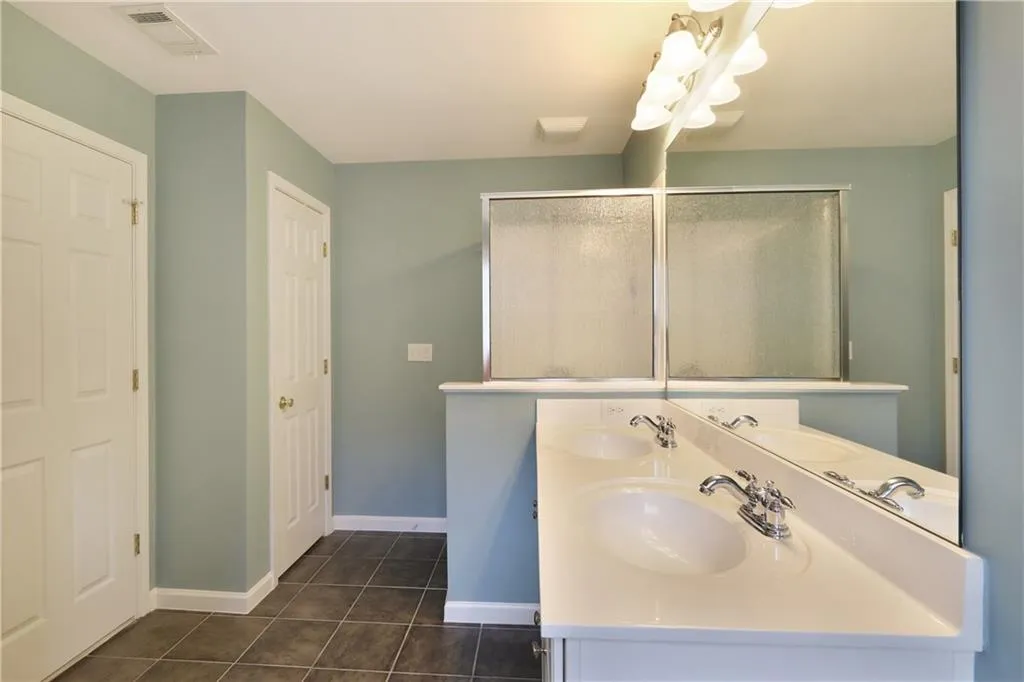 7847 Kiverton Place, Sandy Springs, Georgia 30350, 3 Bedrooms Bedrooms, ,3 BathroomsBathrooms,Residential,Sold,7847 Kiverton Place,5896973