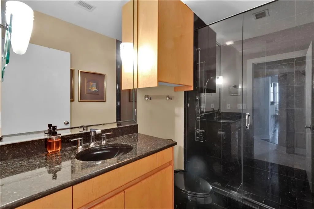 2828 Peachtree Road Nw Unit 1402, Atlanta, Georgia 30305, 2 Bedrooms Bedrooms, ,2 BathroomsBathrooms,Residential,For Sale,2828 Peachtree Road Nw Unit 1402,7611837