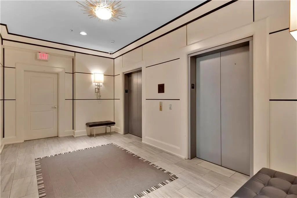 2828 Peachtree Road Nw Unit 1402, Atlanta, Georgia 30305, 2 Bedrooms Bedrooms, ,2 BathroomsBathrooms,Residential,For Sale,2828 Peachtree Road Nw Unit 1402,7611837