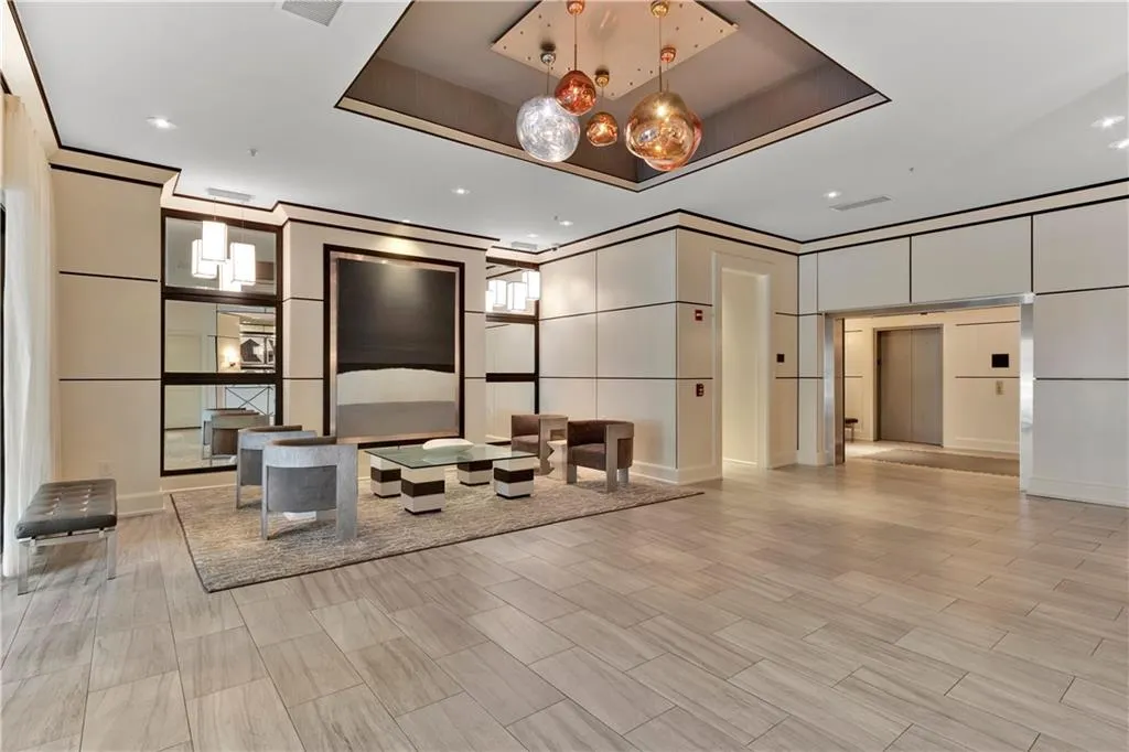 2828 Peachtree Road Nw Unit 1402, Atlanta, Georgia 30305, 2 Bedrooms Bedrooms, ,2 BathroomsBathrooms,Residential,For Sale,2828 Peachtree Road Nw Unit 1402,7611837